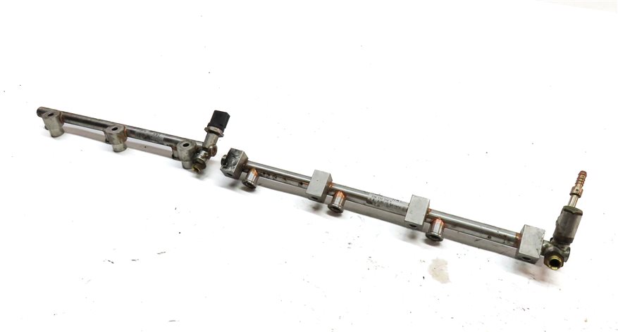 11 PORSCHE CAYENNE 958 3.6L VR6 NON-TURBO ENGINE FUEL RAIL SET w/PRESSURE SENSOR