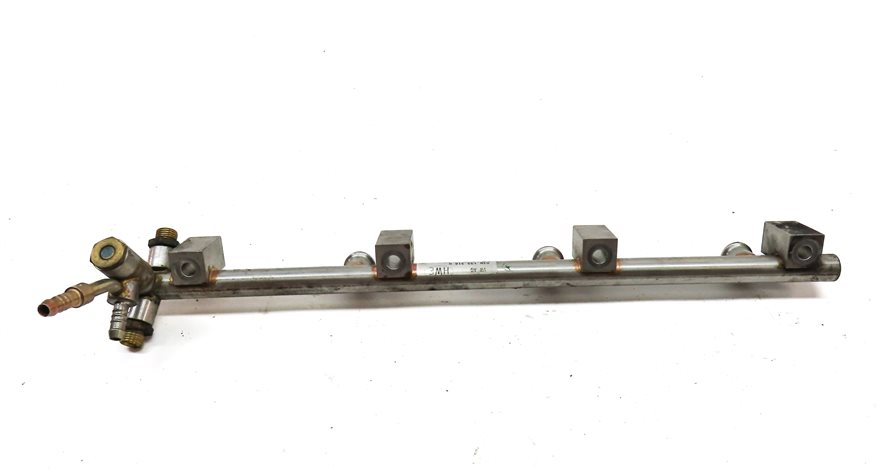 Thumbnail 3: 11 PORSCHE CAYENNE 958 3.6L VR6 NON-TURBO ENGINE FUEL RAIL SET w/PRESSURE SENSOR