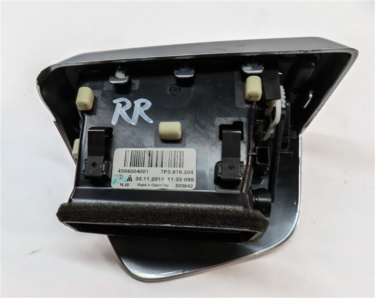 Thumbnail 7: 2011 PORSCHE CAYENNE (958) REAR RIGHT HEAT AIR AC HVAC VENT (BLACK/SILVER)