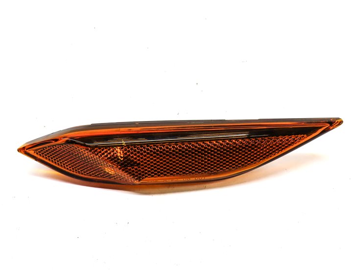 Thumbnail 2: 11 PORSCHE CAYENNE (958) FRONT RIGHT PASSENGER FENDER SIDE MARKER LIGHT HOUSING