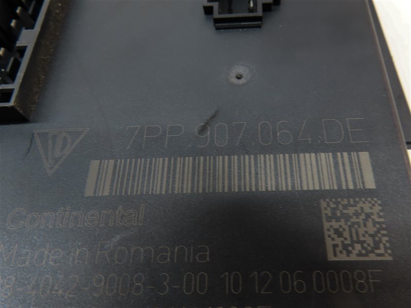 Thumbnail 6: 2011 PORSCHE CAYENNE (958) FRONT SECTION BODY CONTROL MODULE COMPUTER BCM