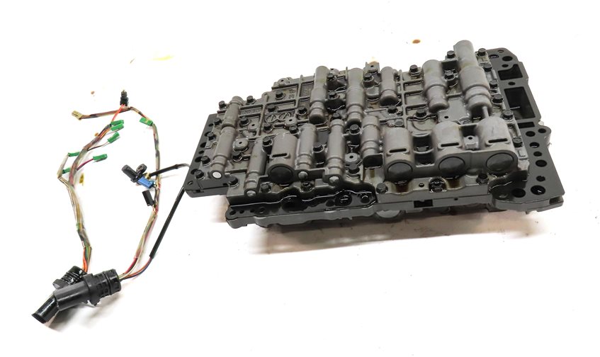 Thumbnail 2: 2011-2018 PORSCHE CAYENNE (958) S / GTS / BASE AUTO TRANSMISSION VALVE BODY
