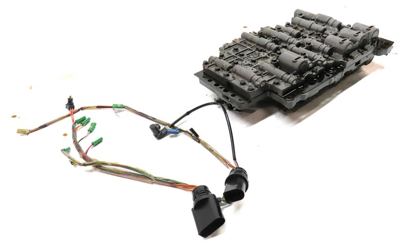 Thumbnail 3: 2011-2018 PORSCHE CAYENNE (958) S / GTS / BASE AUTO TRANSMISSION VALVE BODY