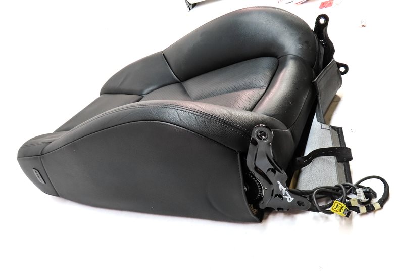Thumbnail 4: 2011 PORSCHE CAYENNE (958) FRONT RIGHT PASSENGER UPPER SEAT BACK CUSHION (BLACK)