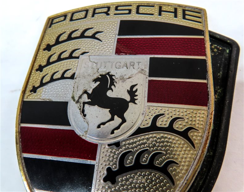 Thumbnail 8: 2011 PORSCHE CAYENNE (958) FRONT HOOD LID LOGO CREST EMBLEM BADGE
