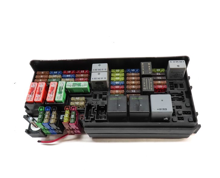 Thumbnail 2: 2009 MERCEDES GL550 (X164) 5.5L (M273) ENGINE REAR FUSE RELAY PANEL BOX