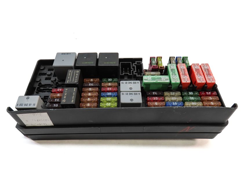 Thumbnail 5: 2009 MERCEDES GL550 (X164) 5.5L (M273) ENGINE REAR FUSE RELAY PANEL BOX