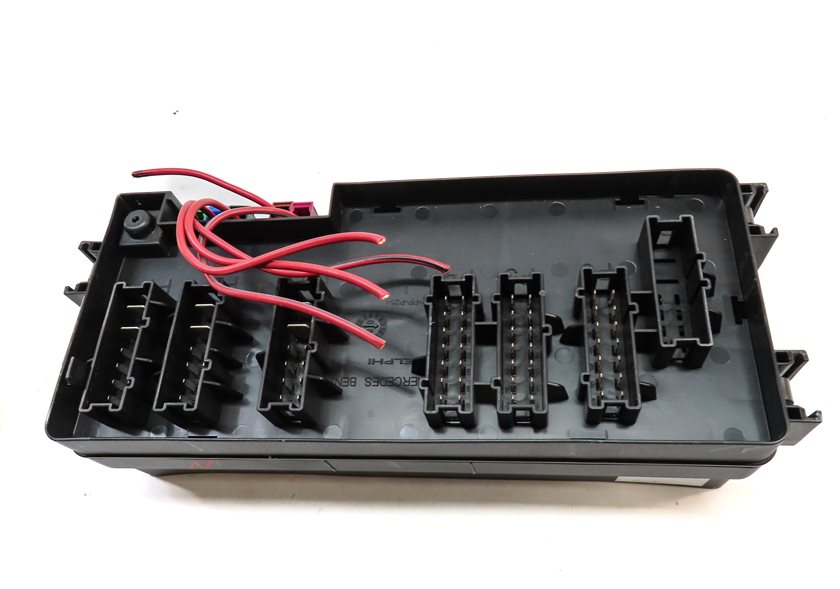 Thumbnail 6: 2009 MERCEDES GL550 (X164) 5.5L (M273) ENGINE REAR FUSE RELAY PANEL BOX