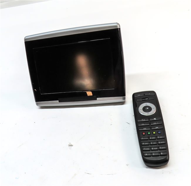 Thumbnail 2: 09 GL320 GL450 GL550 GLK350 ML320 ML350 ML550 REAR VIDEO SCREEN w/REMOTE SET/2