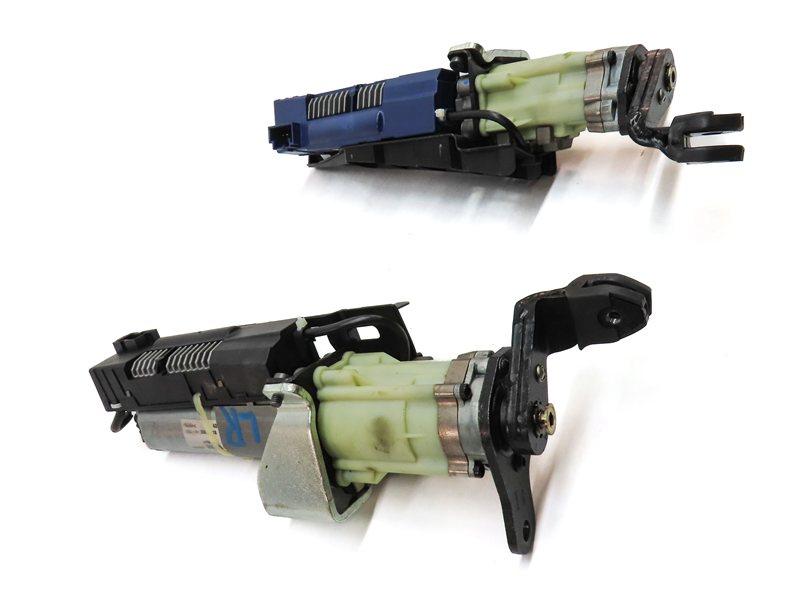 Thumbnail 3: 14-15 AUDI Q7 4L REAR LEFT & RIGHT LIFTGATE HATCH TRUNK LIFT ASSIST MOTOR SET 2