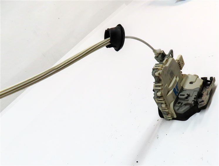 Thumbnail 3: 10-23 AUDI / PORSCHE A4 S4 A5 S5 A6 Q3 Q5 Q7 TT 911 RIGHT FRONT DOOR LATCH