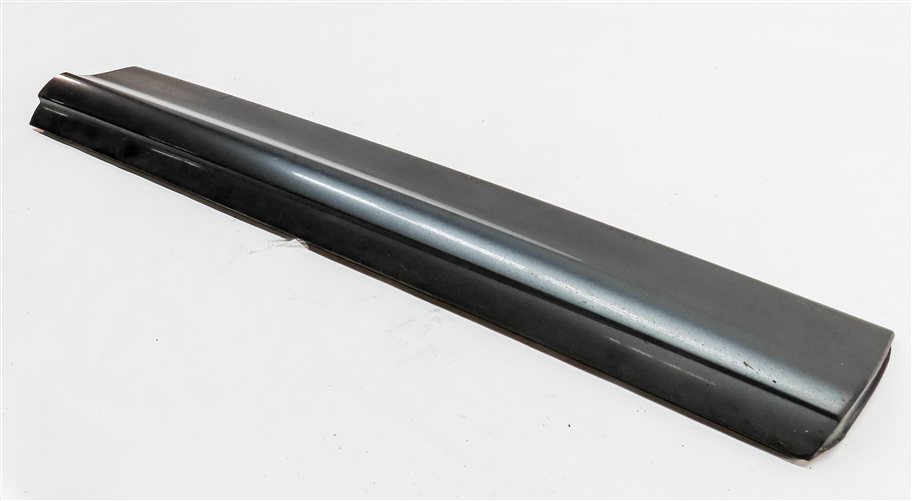 2014 AUDI Q7 (4L) FRONT RIGHT PASSENGER LOWER DOOR MOULDING TRIM SKIRT (Gray)