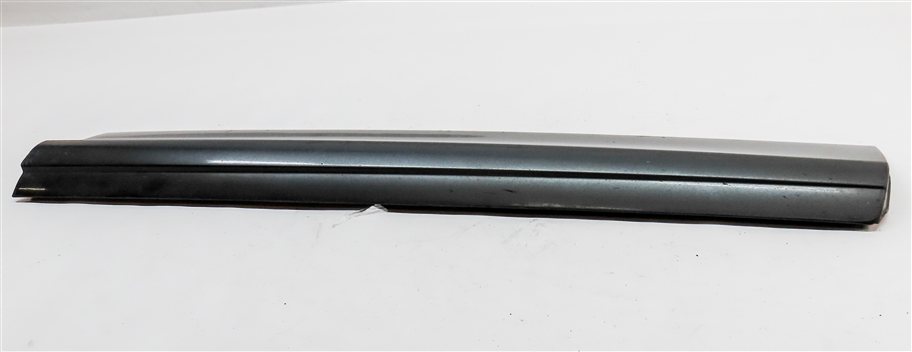 Thumbnail 2: 2014 AUDI Q7 (4L) FRONT RIGHT PASSENGER LOWER DOOR MOULDING TRIM SKIRT (Gray)