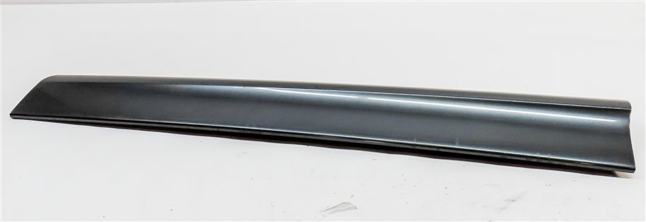 Thumbnail 5: 2014 AUDI Q7 (4L) FRONT RIGHT PASSENGER LOWER DOOR MOULDING TRIM SKIRT (Gray)