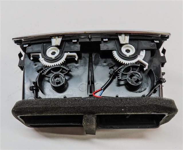 Thumbnail 7: 2014 AUDI Q7 (4L) REAR CENTER CONSOLE A/C HEATER HVAC AIR VENT