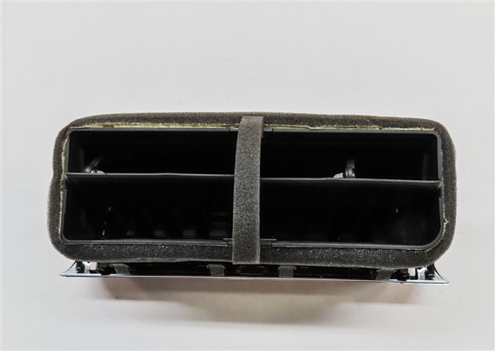 Thumbnail 6: 2014 AUDI Q7 (4L) FRONT CENTER DASH HVAC A/C HEATER AIR VENT w/ HAZARD TRACTION