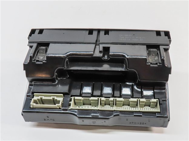 Thumbnail 4: 2013-2015 AUDI Q7 (4L) REAR HEATER A/C TEMPERATURE CONTROL PANEL (HEATED SEAT)