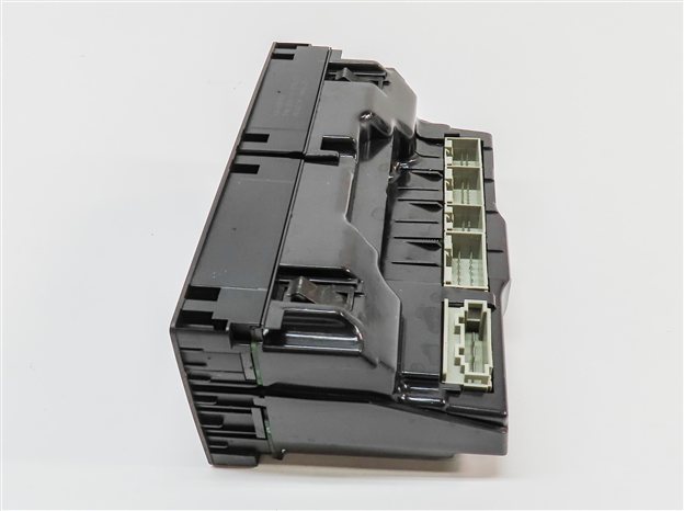 Thumbnail 5: 2013-2015 AUDI Q7 (4L) REAR HEATER A/C TEMPERATURE CONTROL PANEL (HEATED SEAT)