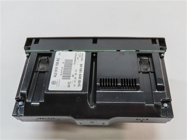 Thumbnail 7: 2013-2015 AUDI Q7 (4L) REAR HEATER A/C TEMPERATURE CONTROL PANEL (HEATED SEAT)