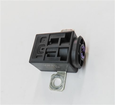 Thumbnail 3: 2014 AUDI Q7 (4L) 3.0L SUPER (CTWA) ENGINE BATTERY OVERLOAD SAFETY FUSE SWITCH