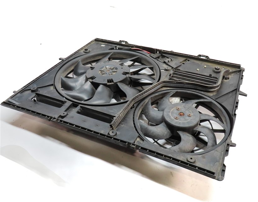 11-15 AUDI Q7 (4L) 3.0L ENGINE RADIATOR COOLING FAN (FOR MODELS w/ HITCH OPTION)
