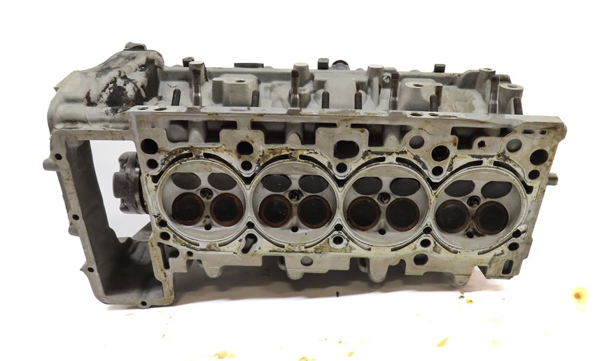 Thumbnail 6: 2009-2012 AUDI S5 (B8 8T) 4.2L TFSI V8 ENGINE RIGHT PASSENGER CYLINDER HEAD