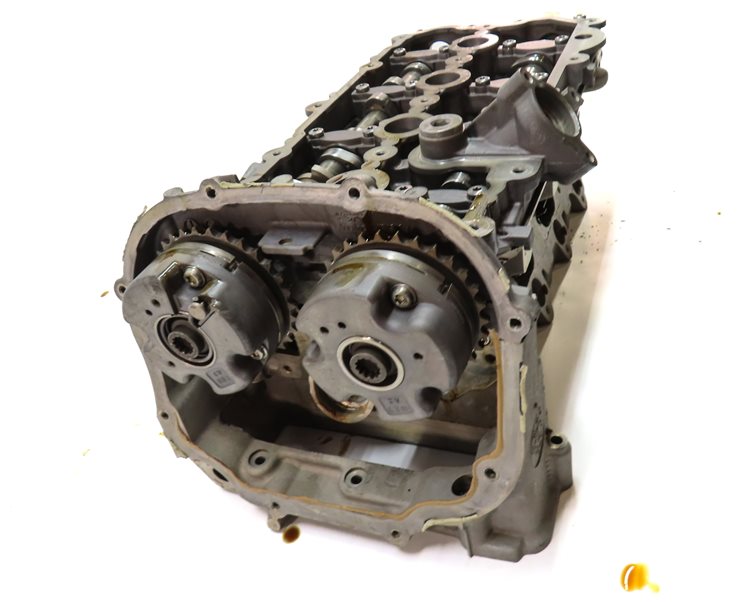 Thumbnail 4: 2009-2012 AUDI S5 (B8 8T) 4.2L TFSI V8 ENGINE LEFT DRIVER CYLINDER HEAD