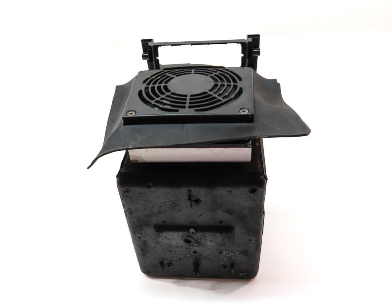 Thumbnail 8: 14-20 ROVER SPORT L494 FRONT CENTER CONSOLE REFRIGERATOR BOX COOLER COMPARTMENT
