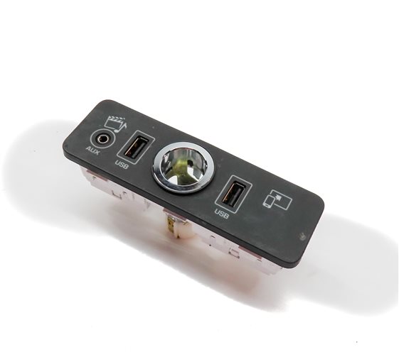 Thumbnail 1: 2016 RANGE ROVER SPORT (L494) AUXILIARY AUX INPUT IN OUT PANEL w/ USB CHARGER