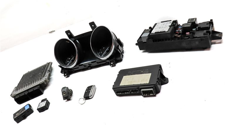 Thumbnail 3: 16 RANGE ROVER SPORT L494 3.0L DIESEL TDV6 ECM BCM IMMOBILIZER MODULE KEY SET/9