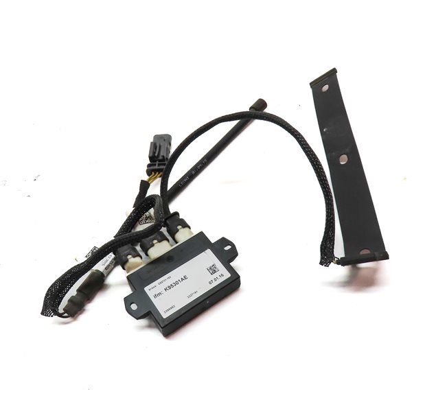 Thumbnail 2: 2016 RANGE ROVER SPORT (L494) REAR HATCH TRUNK SMART OPENER w/ ANTENNA SENSOR