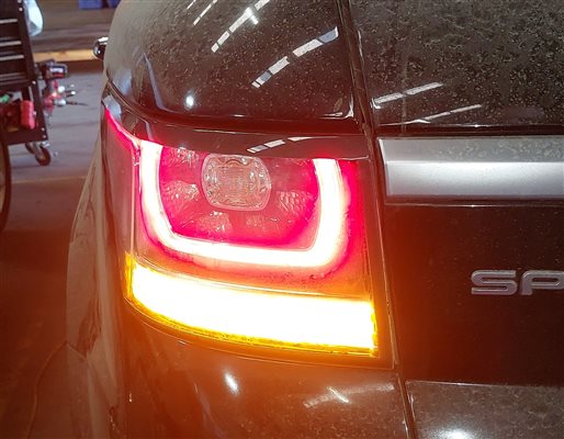 Thumbnail 2: 14-17 RANGE ROVER SPORT L405 L494 REAR LEFT DRIVER UPPER QUARTER TAILLIGHT