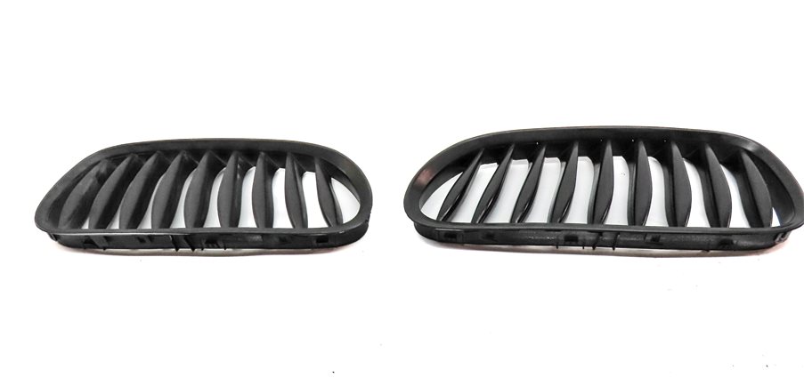 Thumbnail 2: 2003-2008 BMW Z4 (E85) LEFT & RIGHT UPPER HOOD GRILLE VENT SET (BLACK / CHROME)