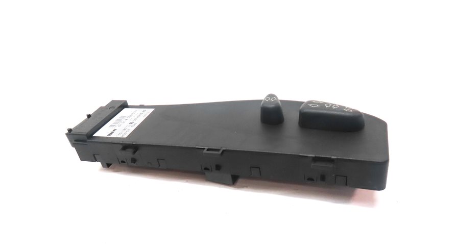 Thumbnail 5: 2004 BMW Z4 (E85) FRONT RIGHT PASSENGER SEAT POSITION ADJUST SWITCH PANEL