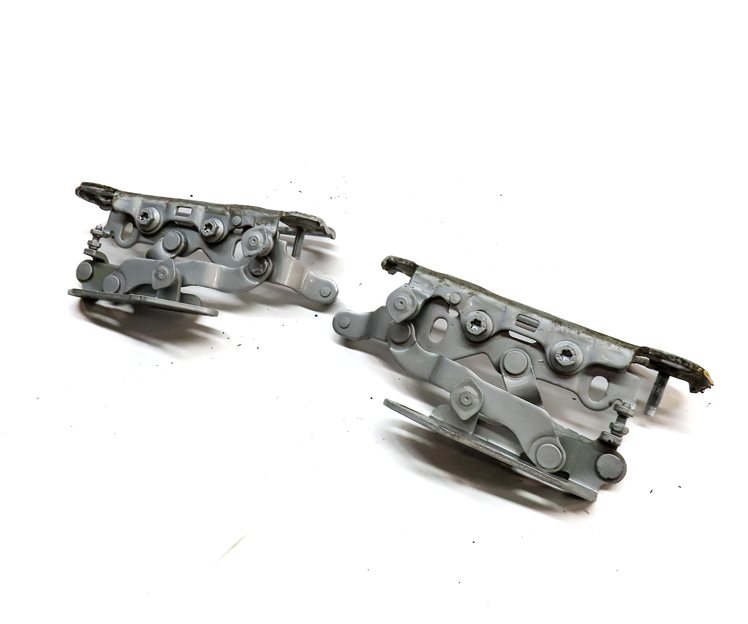 10-17 MERCEDES C250 C350 E250 E350 E400 E550 (C204 W212) HOOD HINGE SET (Silver)