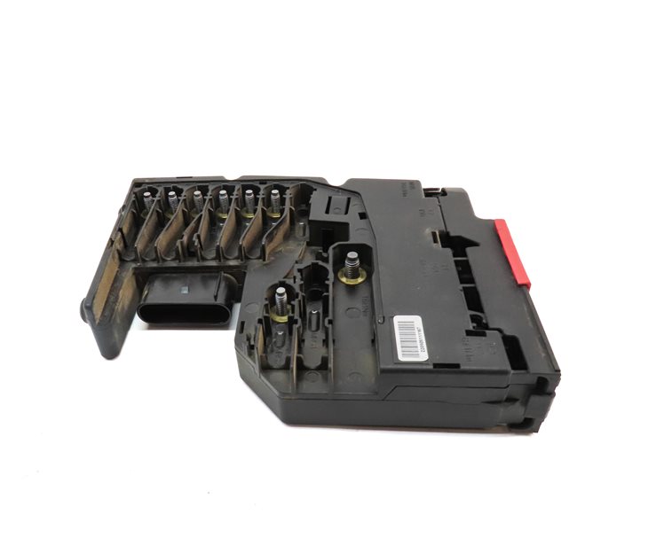 Thumbnail 3: 12 MERCEDES E350 (W212) 3.5L (276.952) POSITIVE TERMINAL POWER DISTRIBUTION BOX