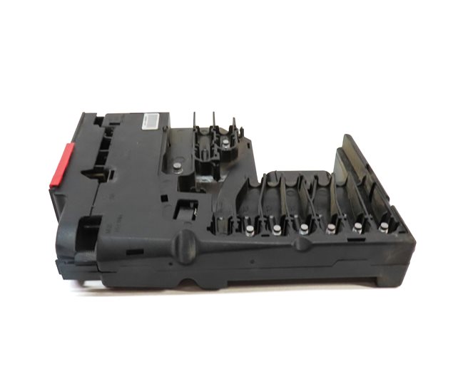 Thumbnail 5: 12 MERCEDES E350 (W212) 3.5L (276.952) POSITIVE TERMINAL POWER DISTRIBUTION BOX
