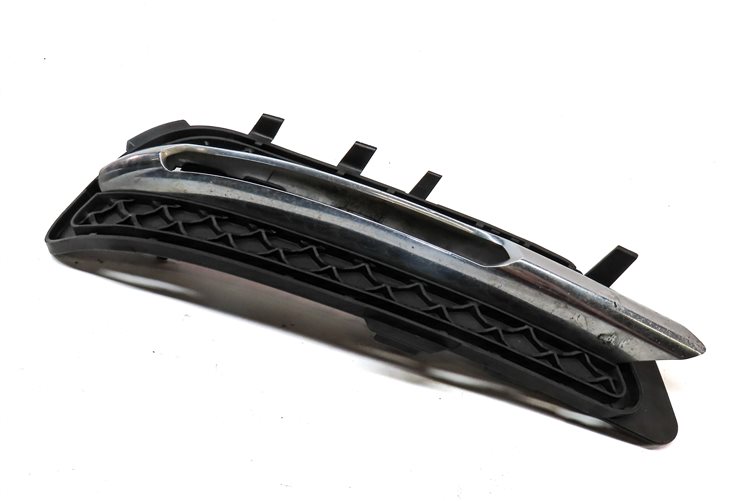 12-13 MERCEDES E300 E350 (W212) FRONT RIGHT PASSENGER LOWER BUMPER FOGLIGHT TRIM