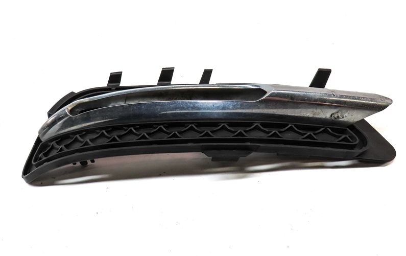 Thumbnail 2: 12-13 MERCEDES E300 E350 (W212) FRONT RIGHT PASSENGER LOWER BUMPER FOGLIGHT TRIM