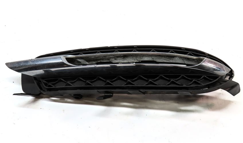 Thumbnail 4: 12-13 MERCEDES E300 E350 (W212) FRONT RIGHT PASSENGER LOWER BUMPER FOGLIGHT TRIM