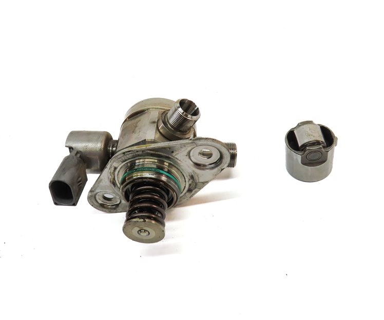 Thumbnail 2: 12-18 MERCEDES C E GLE GLK ML (W204 W207 W212 W166) M276 HIGH PRESSURE FUEL PUMP