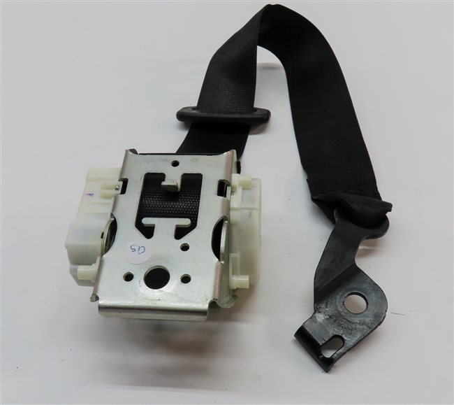 Thumbnail 4: 2012 MERCEDES E350 (W212) REAR CENTER SEAT SEATBELT RETRACTOR (Black)