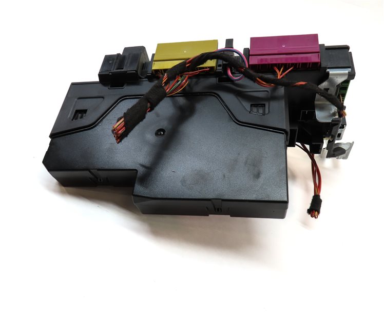 Thumbnail 4: 11-12 E350 E550 CLS550 W212 W218 REAR SIGNAL ACQUISITION MODULE SAM w/FUSE BOX