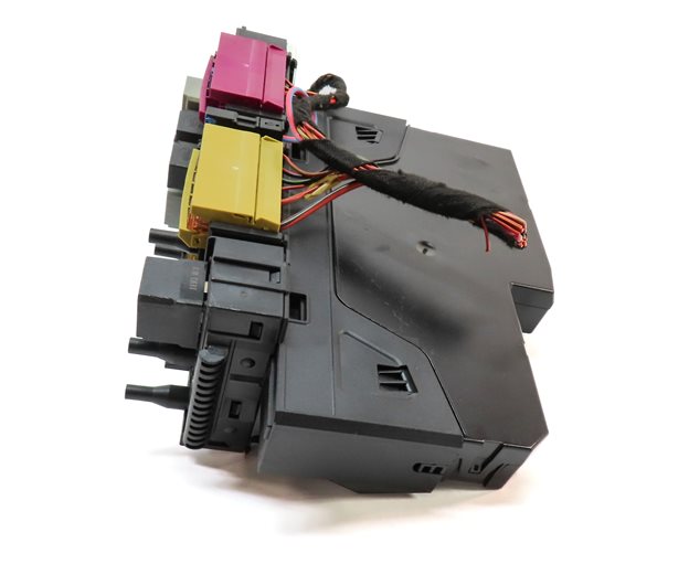 Thumbnail 5: 11-12 E350 E550 CLS550 W212 W218 REAR SIGNAL ACQUISITION MODULE SAM w/FUSE BOX