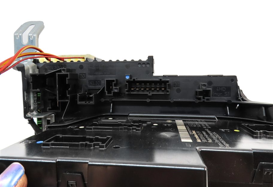 Thumbnail 7: 11-12 E350 E550 CLS550 W212 W218 REAR SIGNAL ACQUISITION MODULE SAM w/FUSE BOX