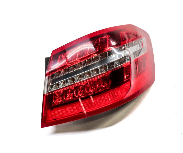10-13 MERCEDES E-CLASS (W212) SEDAN RIGHT PASSENGER TAILLIGHT BRAKE LIGHT LAMP