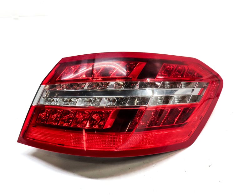 Thumbnail 3: 10-13 MERCEDES E-CLASS (W212) SEDAN RIGHT PASSENGER TAILLIGHT BRAKE LIGHT LAMP