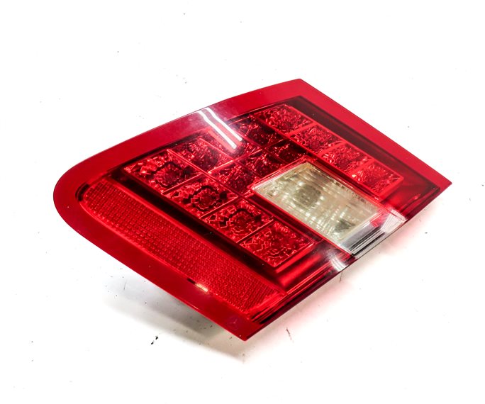 2010-2013 MERCEDES E300 E350 E400 E550 (W212) RIGHT INNER TAILLIGHT LIGHT LAMP