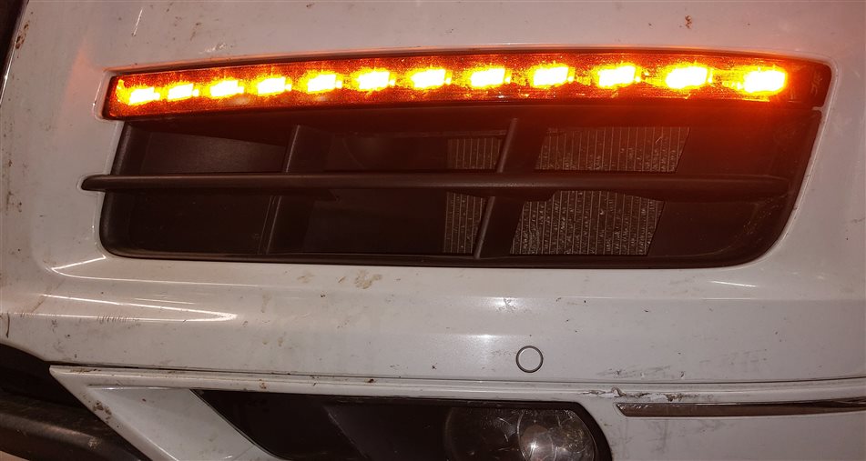 Thumbnail 2: 2010-2015 AUDI Q7 (4L) FRONT LEFT DRIVER TURN SIGNAL MARKER LIGHT LAMP (LED)