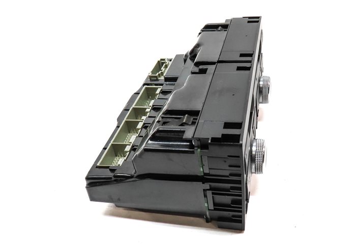 Thumbnail 3: 2013-2015 AUDI Q7 (4L) REAR HEATER A/C TEMPERATURE CONTROL PANEL (HEATED SEAT)